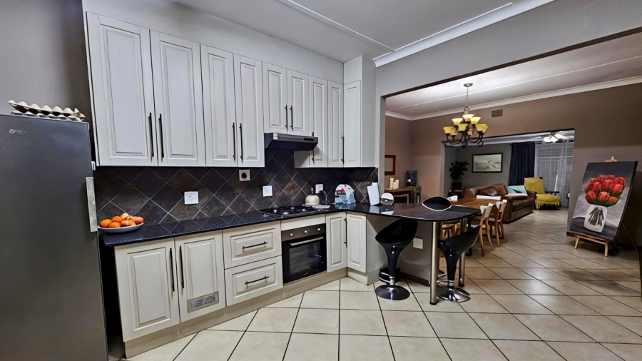 4 Bedroom Property for Sale in Baillie Park North West